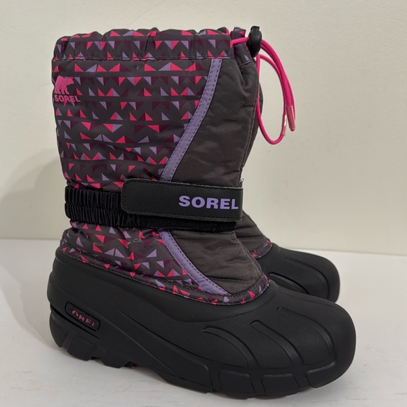 Sorel Other - SOREL Youth Flurry All Over Print Winter Boots Size 3 Girls Weatherproof